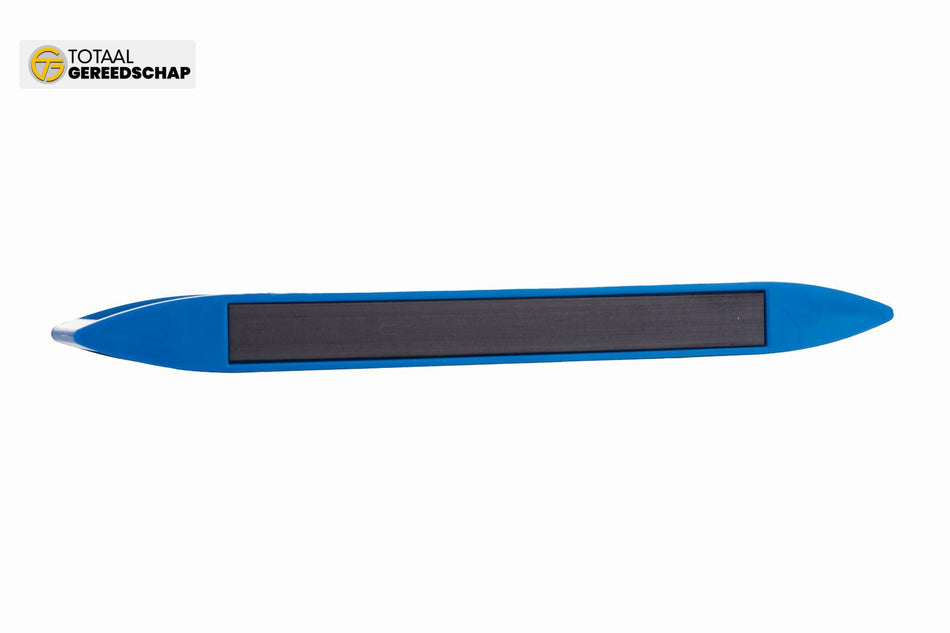 15cm spirit level with a magnet