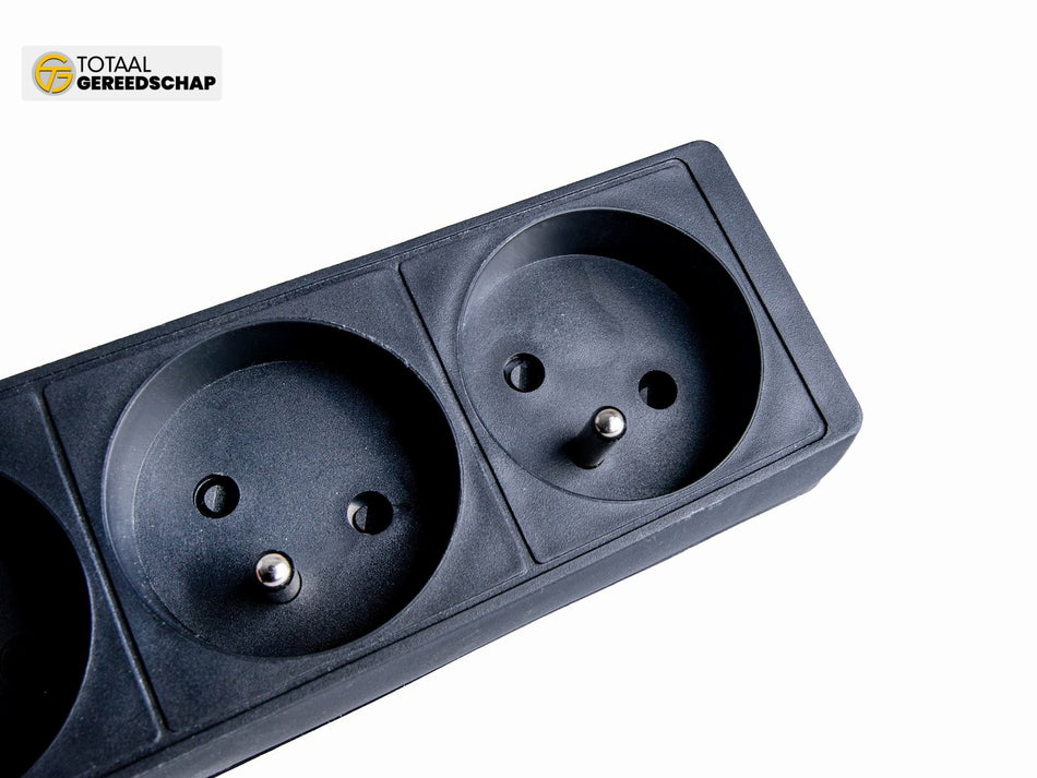 Black extension cord with switch 3 sockets 5m