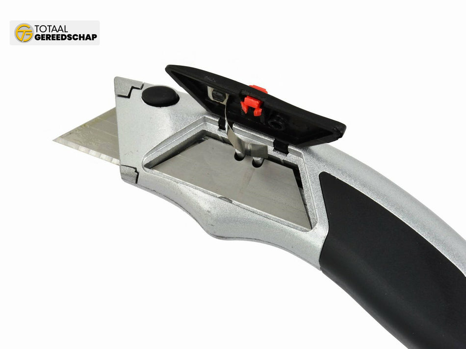 Utility knife with 5 blades