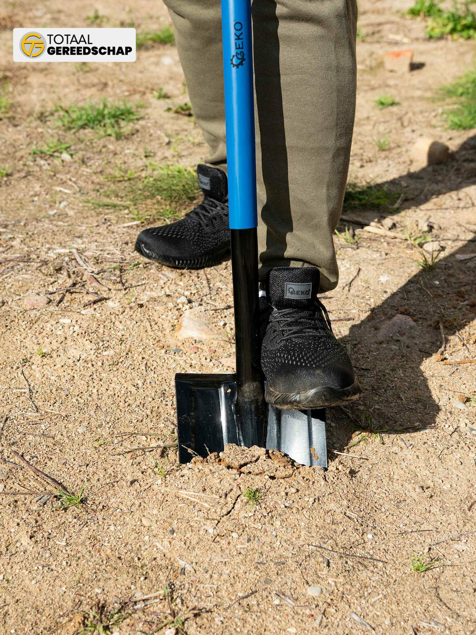 Pointed Digging Shovel with Steel D-Handle