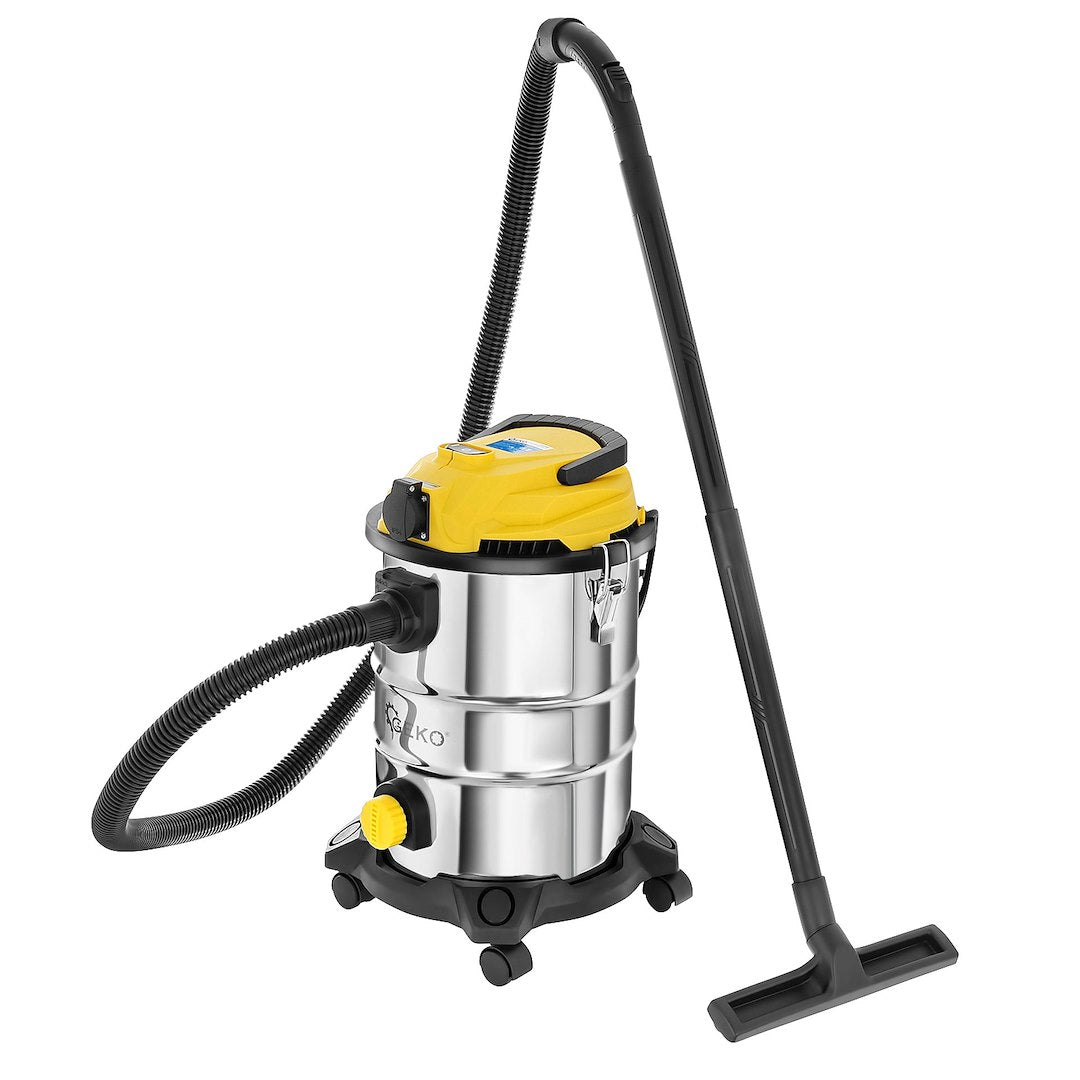 Natte en droge stofzuiger 25L + stopcontact en accessoires
