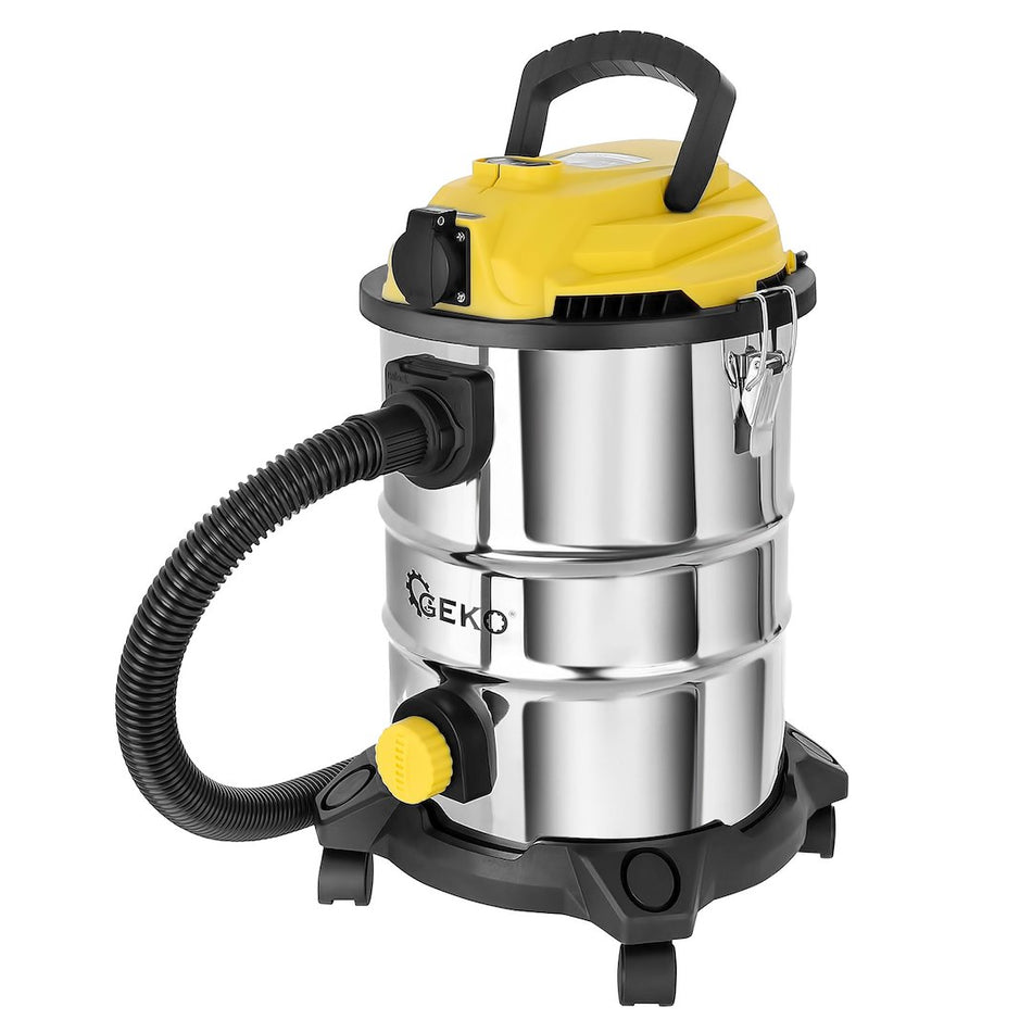 Natte en droge stofzuiger 25L + stopcontact en accessoires