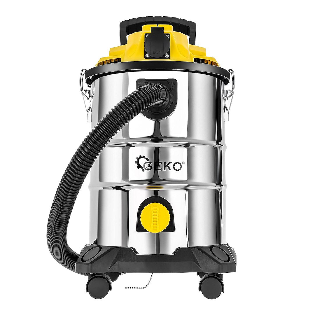 Natte en droge stofzuiger 25L + stopcontact en accessoires