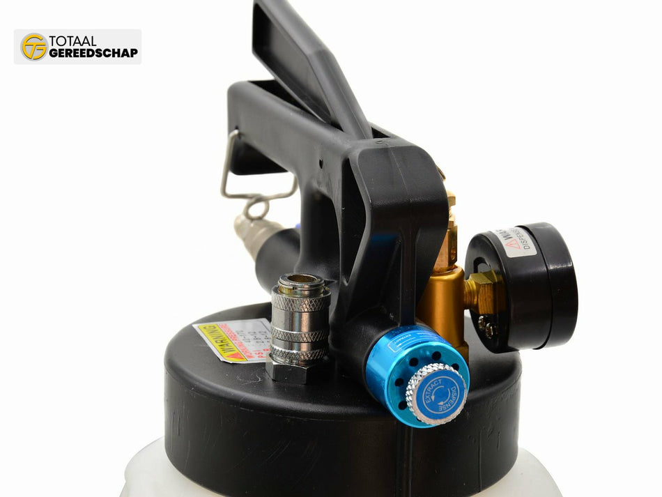 Pump for oil filling